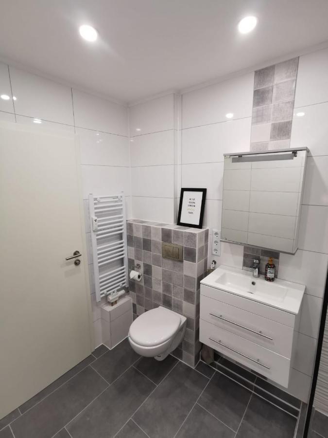 Frisch Sanierte Ferienwohnung 2 Min Vom Suedstrand - Balkon - Pay Tv Wilhelmshaven Bagian luar foto